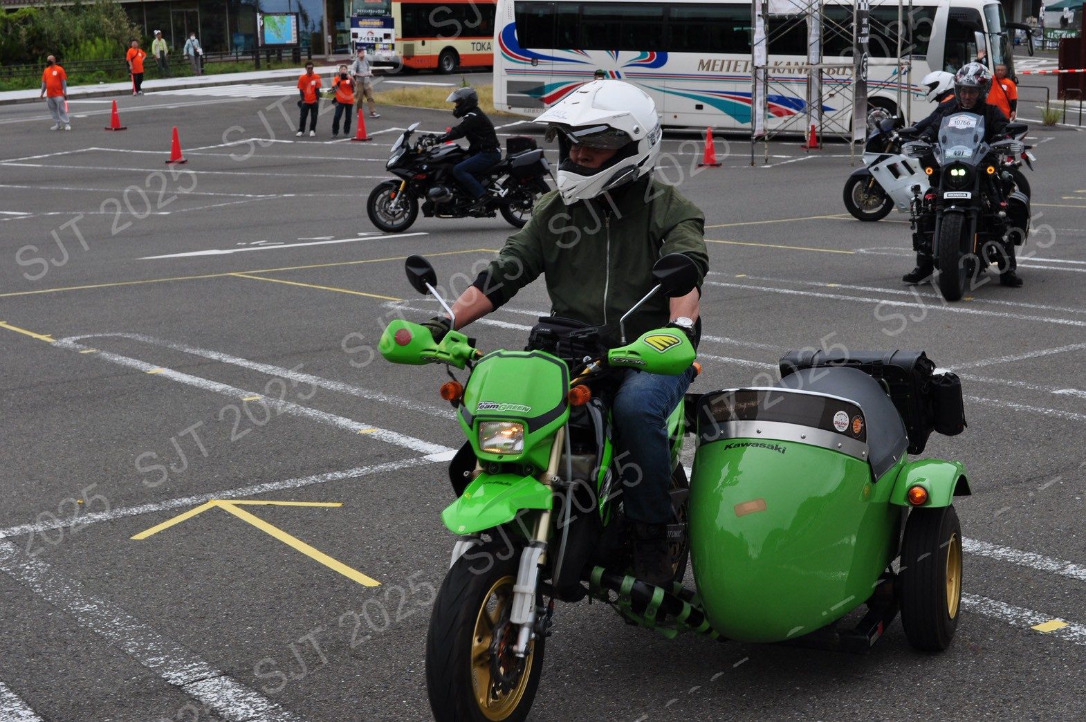 ライダーたちの走行