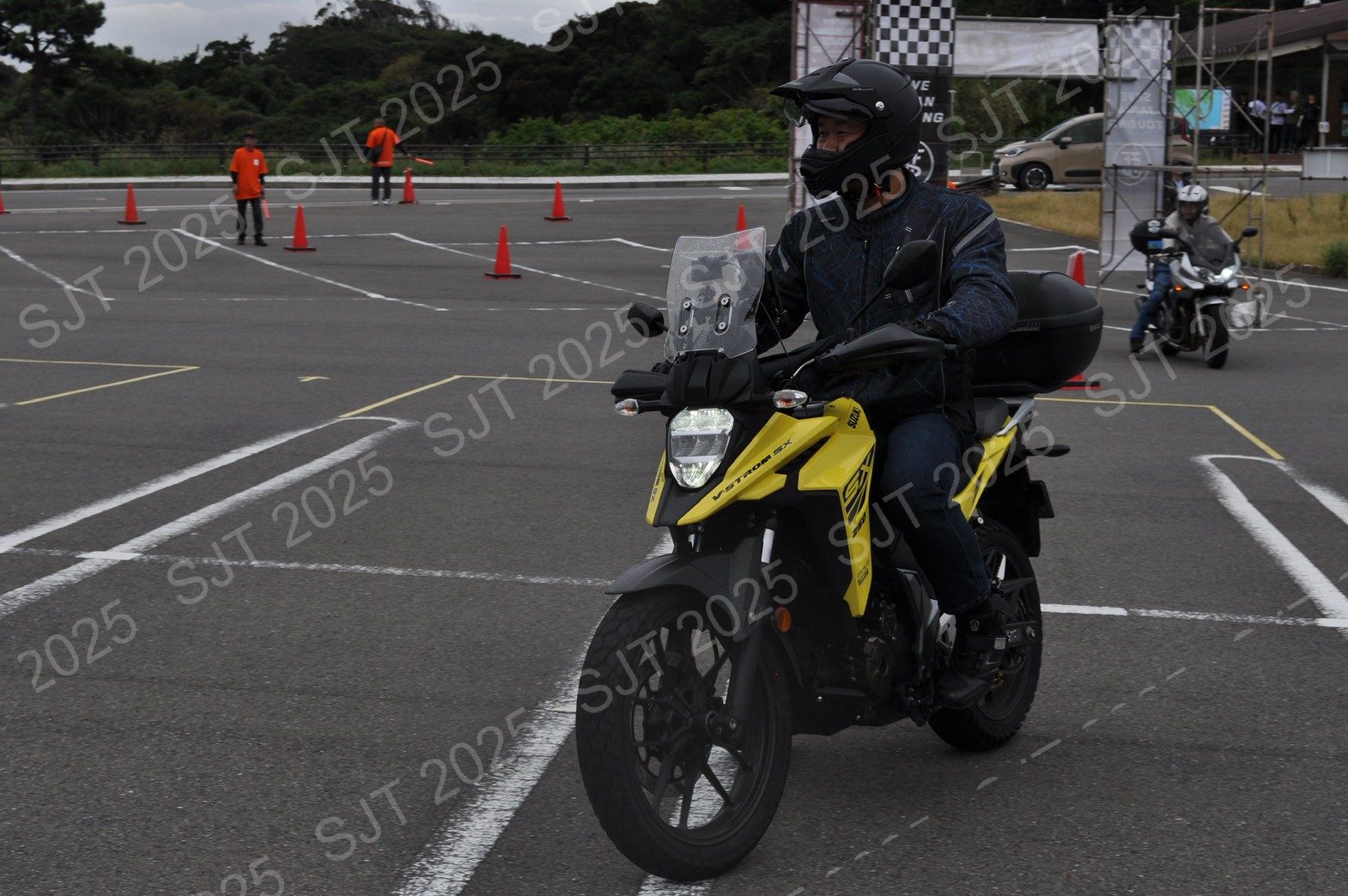 ライダーたちの走行